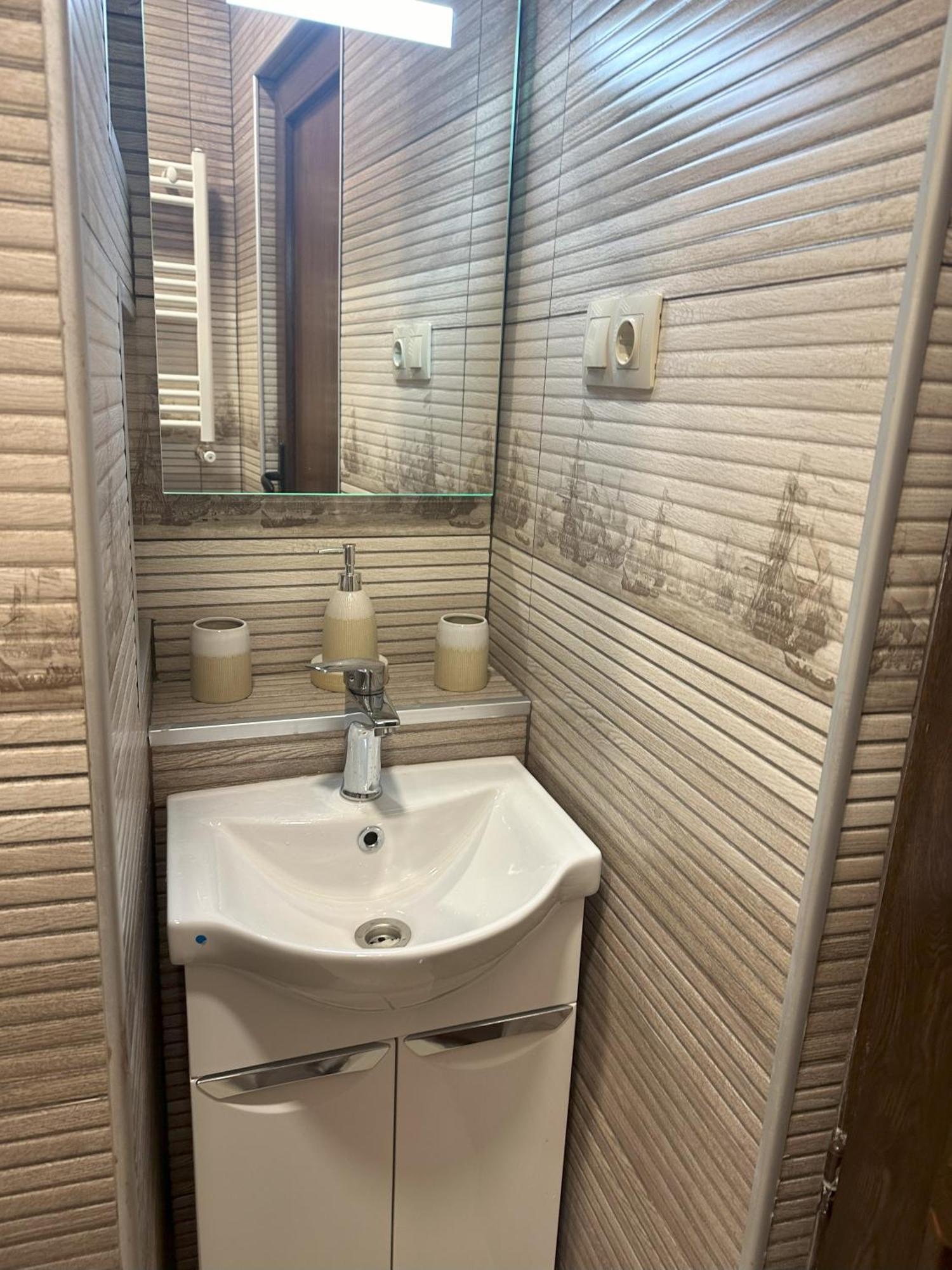 Three Palms Guest House Tbilisi Ngoại thất bức ảnh